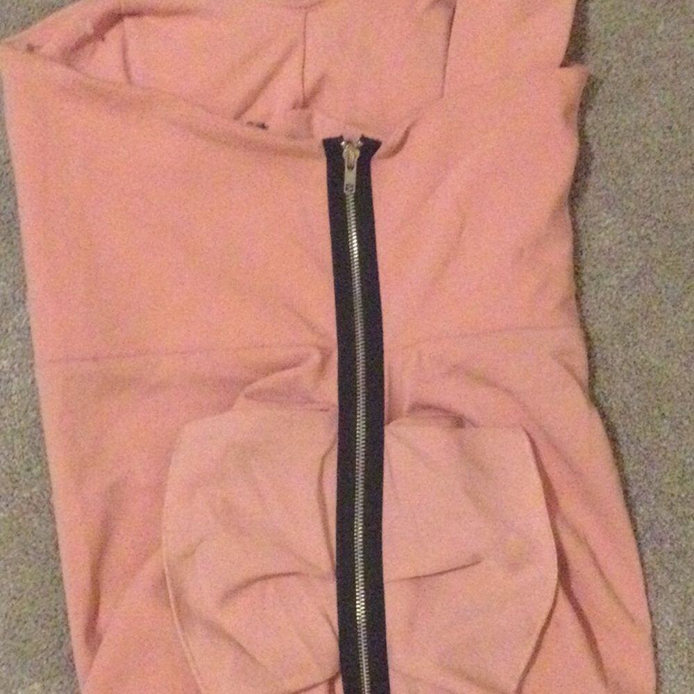 ONE SHOULDER RUFFLE BACK - Picture 9 of 11
